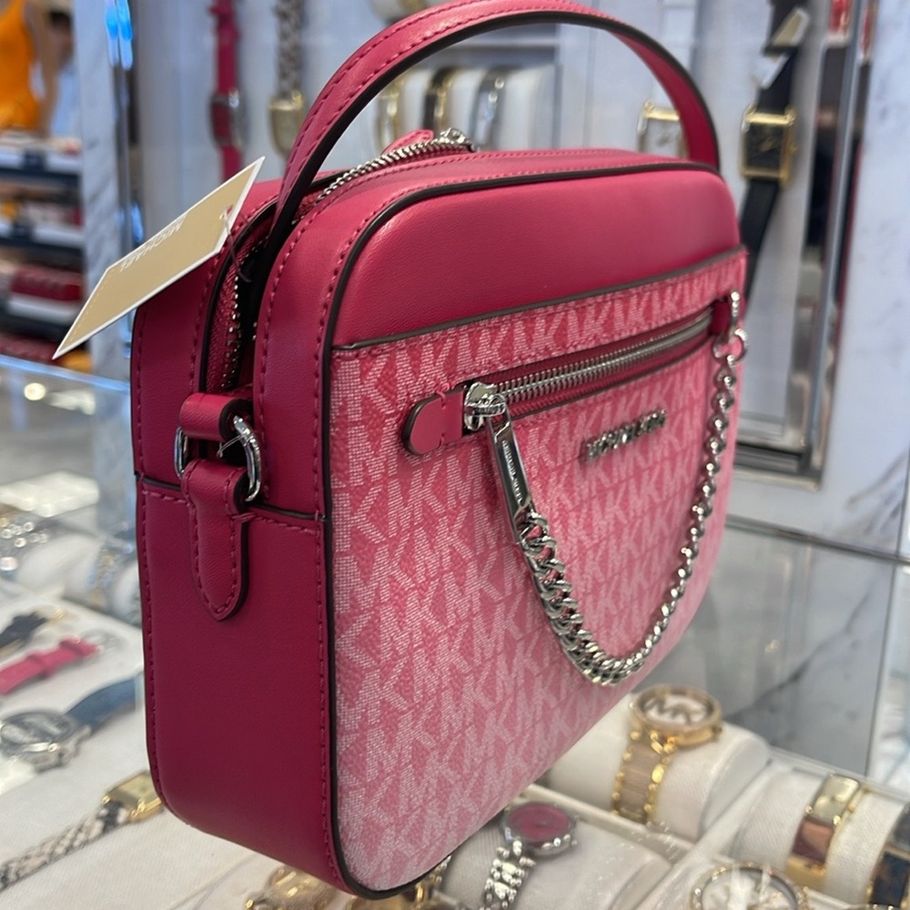 Michael Kors Jet Set Item Lg Ombré EW Signature ZP Chain XBody Logo 
Dragonfruit - Picture 6 of 16